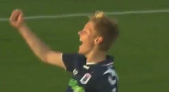 VIDEO: Nejrychlejší hattrick, pak ještě gól! Dánsko úchvátil rekordman