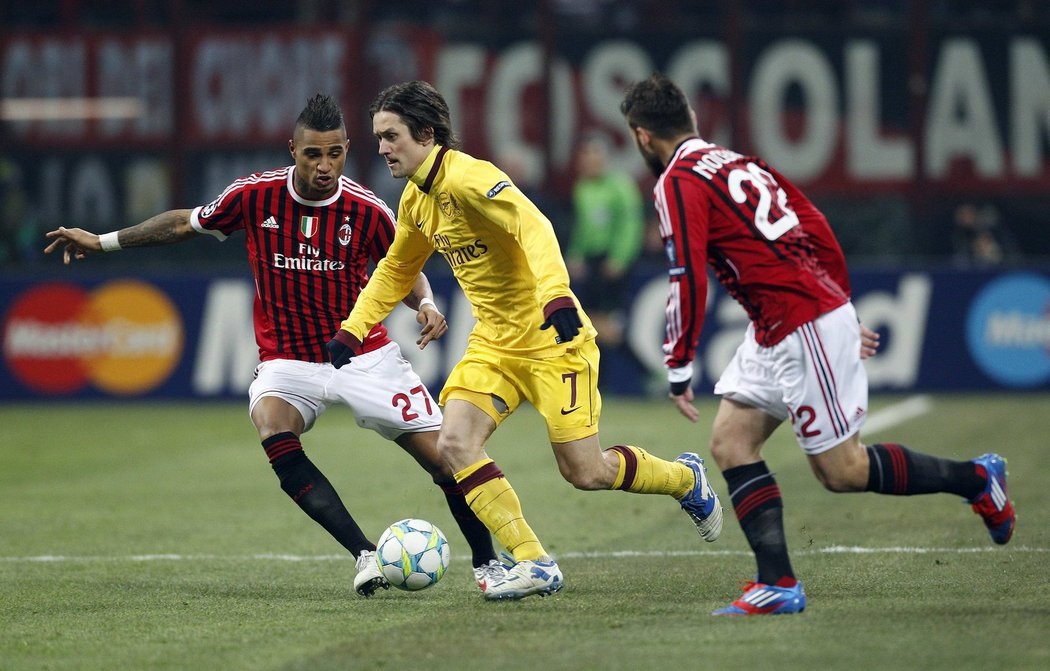 Tomáš Rosický v utkání proti AC Milán, které Arsenal prohrál 0:4