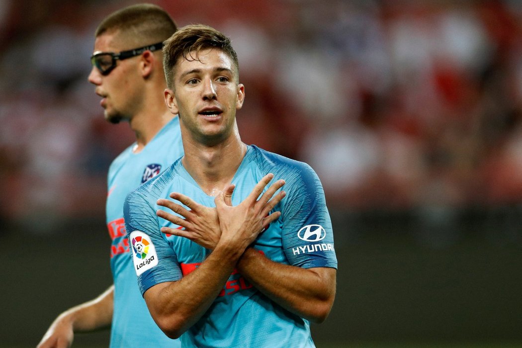 Luciano Vietto slaví svůj gól do sítě Arsenalu