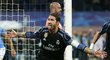 Kapitán Realu Madrid Sergio Ramos vstřelil branku na hřišti Neapole