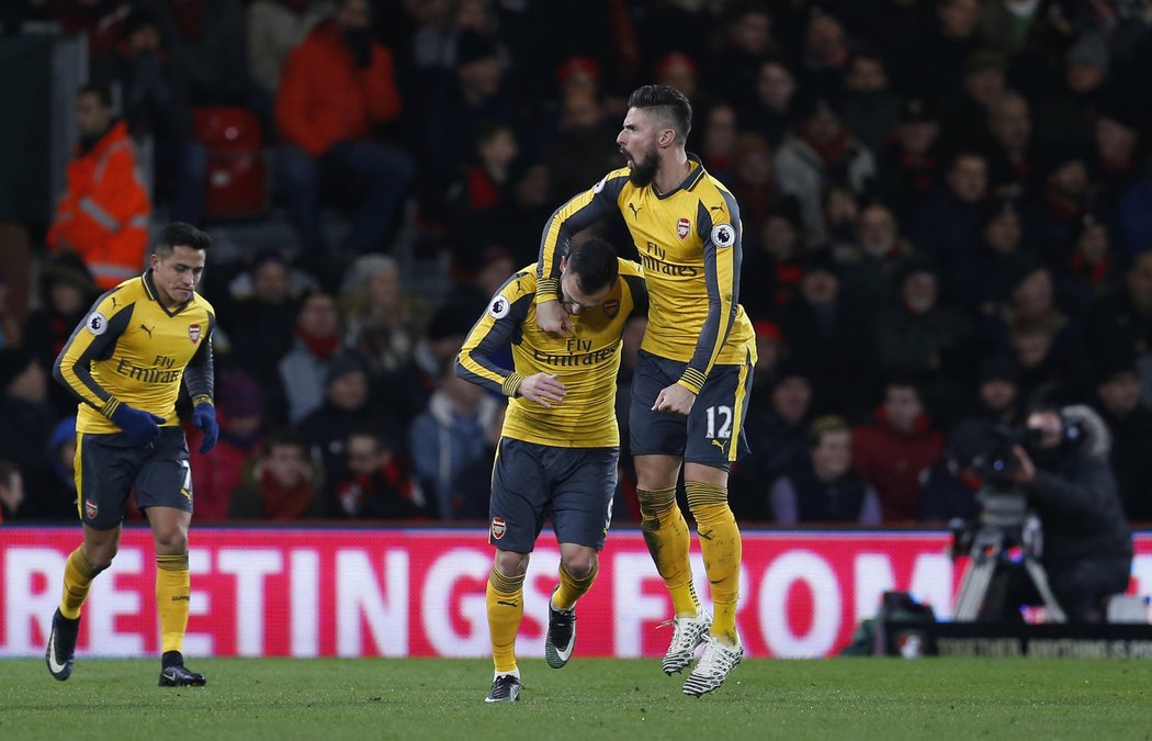 Útočník Olivier Giroud zachránil Arsenalu bod až nastaveném čase