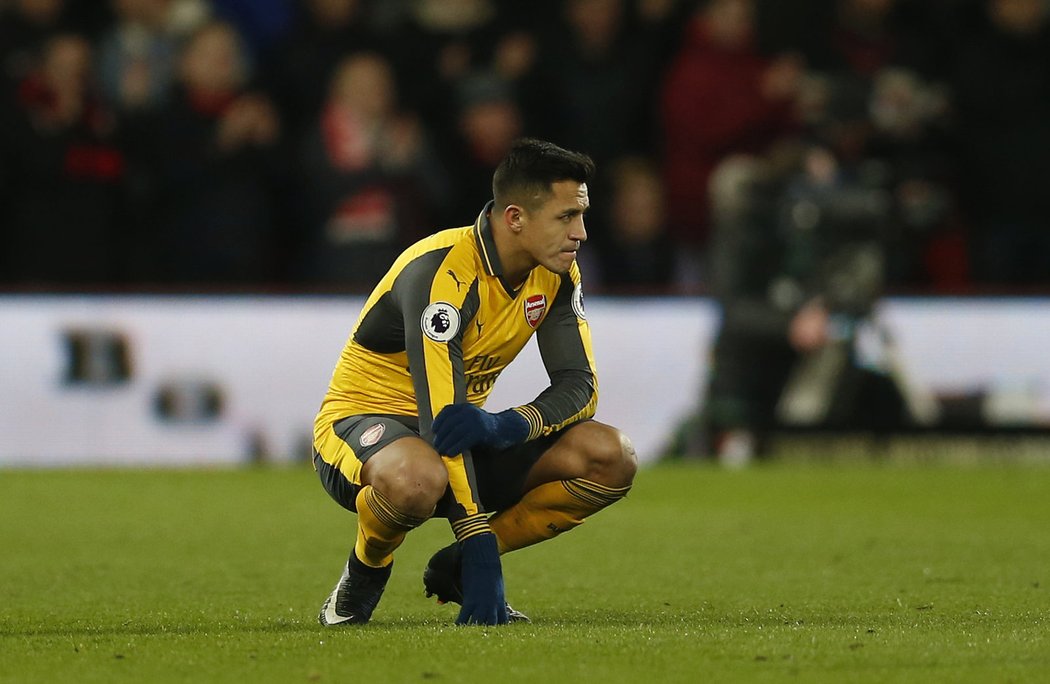 Alexis Sanchez z Arsenalu zklamaný po brance Bournemouthu