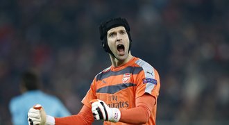 Velké vítězství, slavil Čech postup Arsenalu. A obdivoval Girouda