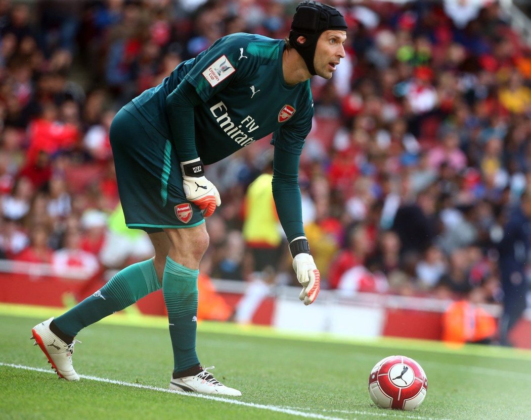 Brankář Petr Čech nechybí v základní sestavě Arsenalu v duelu proti Chelsea