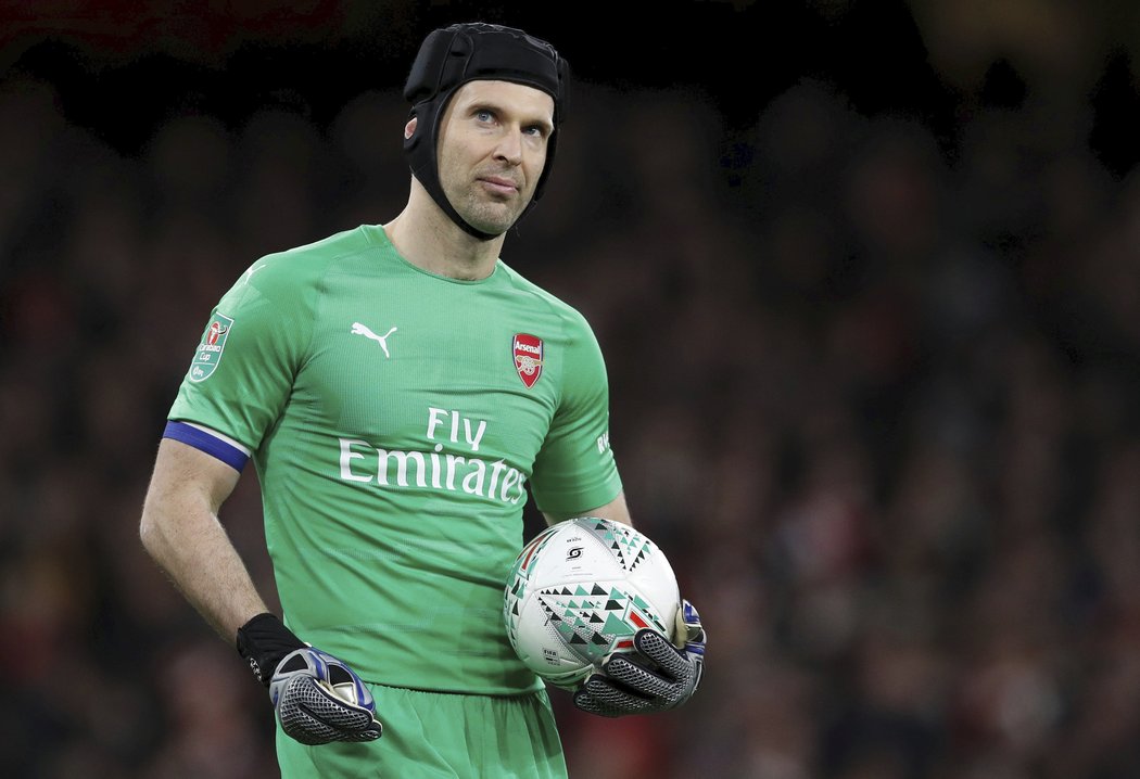 Petr Čech se v základní sestavě Arsenalu objevil poprvé od konce listopadu