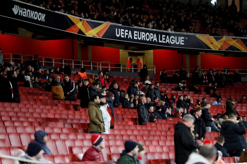 Slabá návštěva na stadionu Arsenalu na utkání Evropské ligy s Frankfurtem