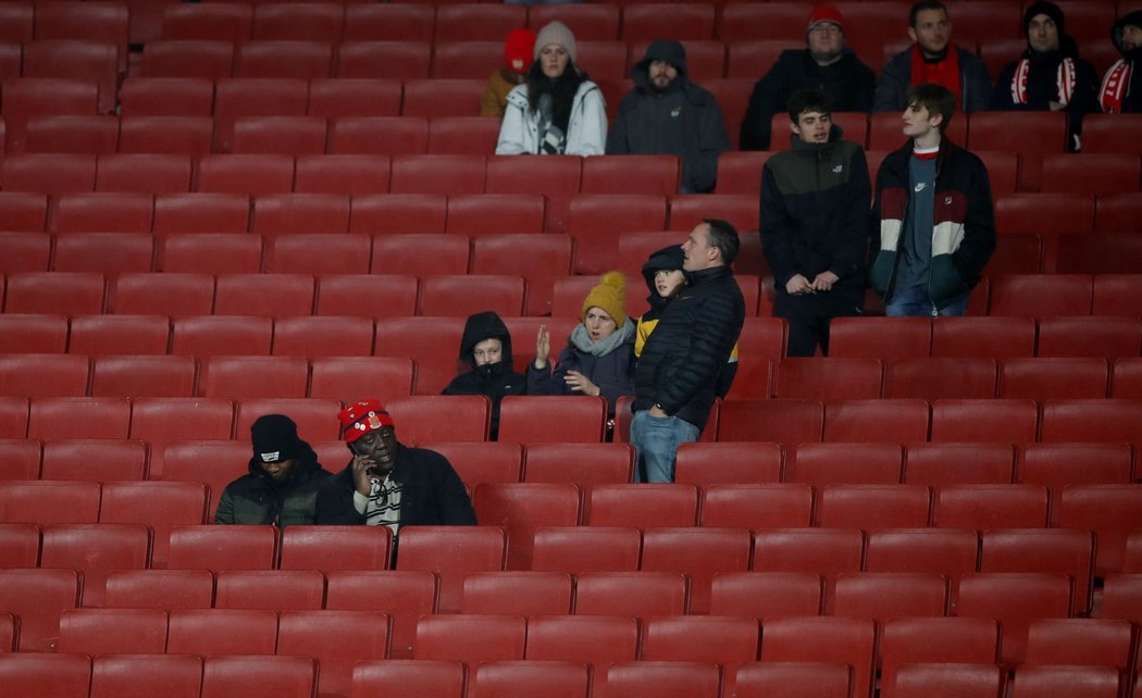 Slabá návštěva na stadionu Arsenalu na utkání Evropské ligy s Frankfurtem