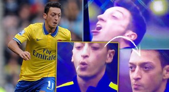 VIDEO: Özil to umí nejenom s míčem, dokázal si do pusy přihrát žvýkačku