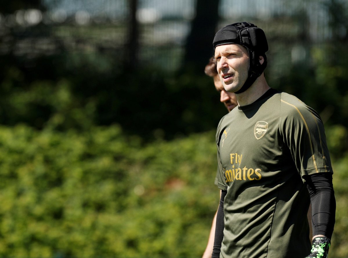 Petr Čech ve chvíli, kdy se s Arsenalem chystal na finále Evropské ligy proti Chelsea