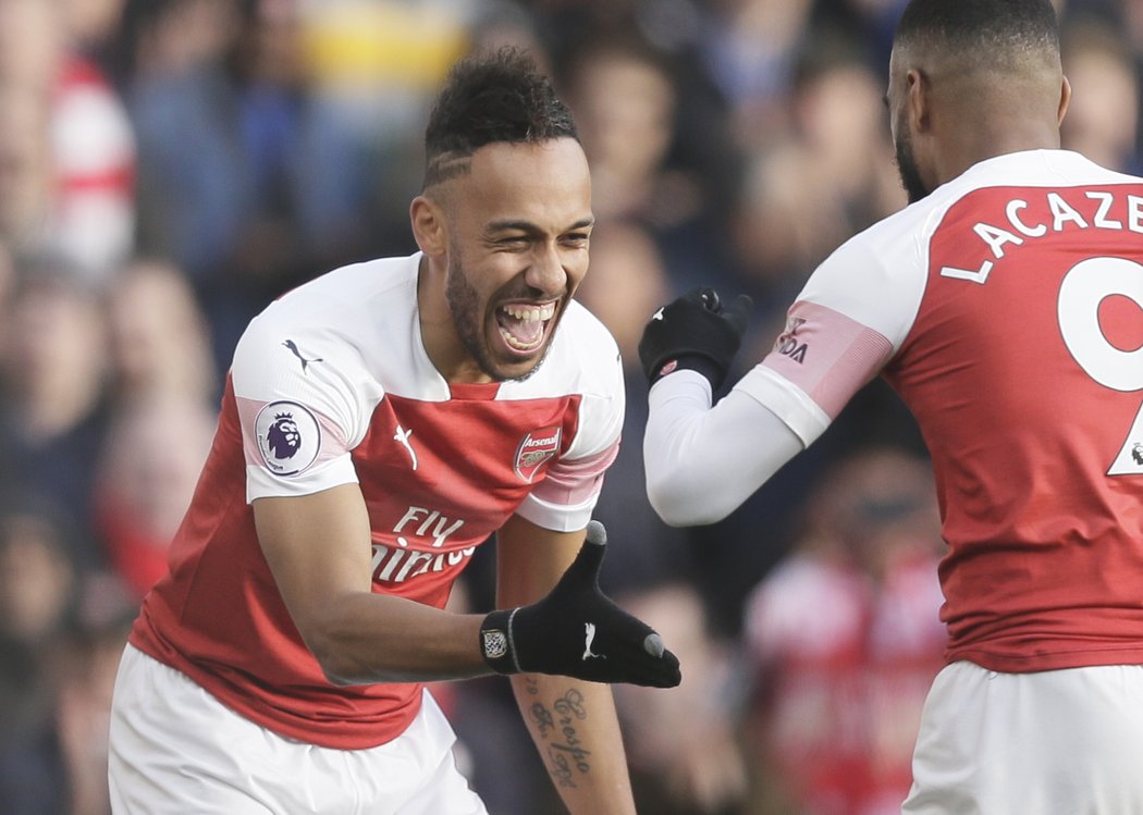 Pierre-Emerick Aubameyang proti Burnley dvakrát skóroval a posunul se do čele tabulky střelců Premier League