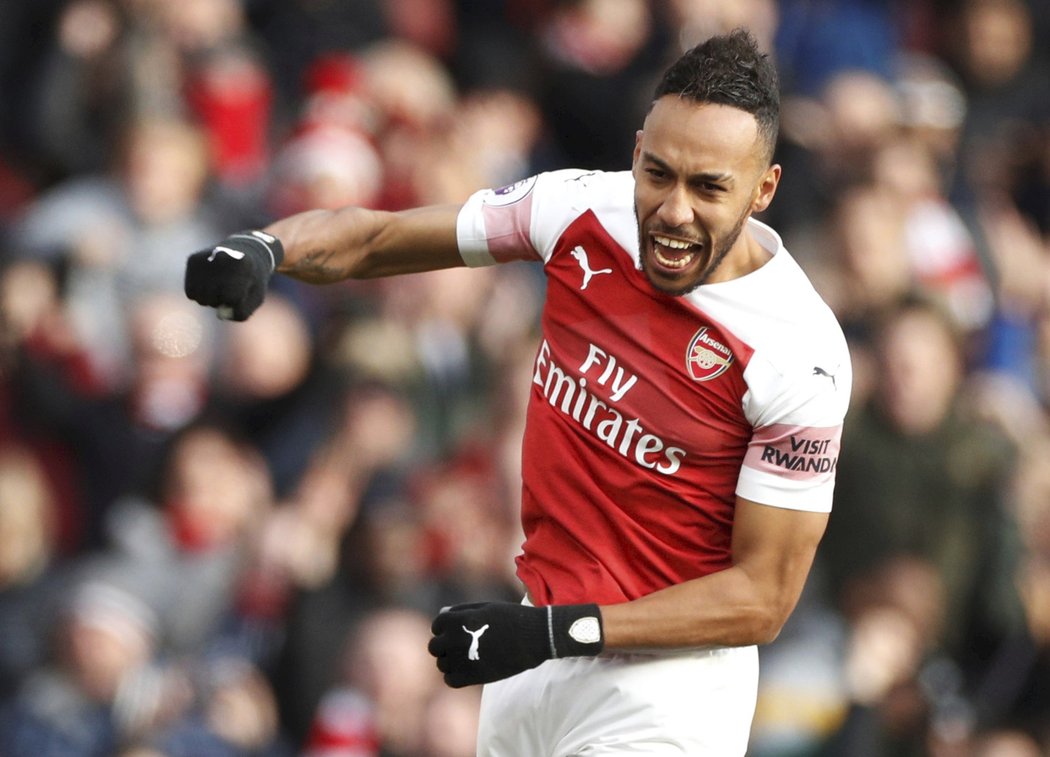 Pierre-Emerick Aubameyang proti Burnley dvakrát skóroval a posunul se do čele tabulky střelců Premier League