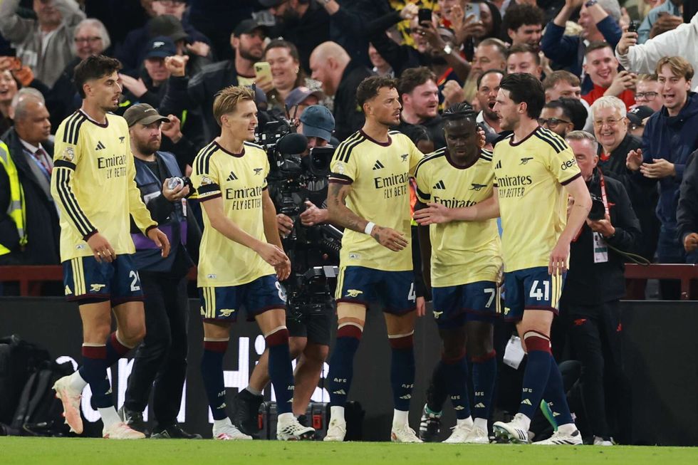 SESTŘIHY: Arsenal zůstává stoprocentní. Pět gólů United, Kinský prohrál s Horníčkem SESTŘIHY: Arsenal zůstává stoprocentní. Pět gólů United, Kinský prohrál s Horníčkem