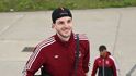 Declan Rice nastupuje do letadla
