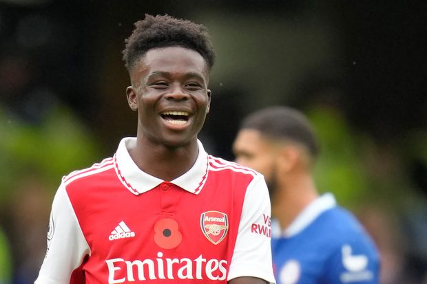 Bukayo Saka v dresu Arsenalu Bukayo Saka v dresu Arsenalu