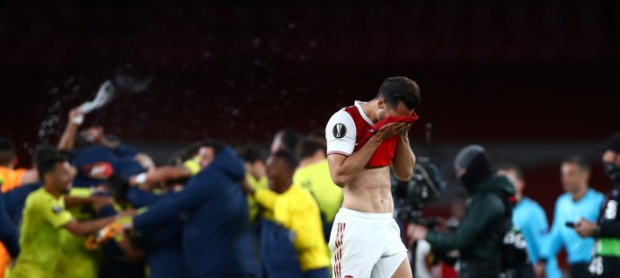 Fotbalisté Arsenalu vypadli v semifinále Evropské ligy s Villarrealem a hrozí jim, že v příští sezoně si nezahrají evropské poháry