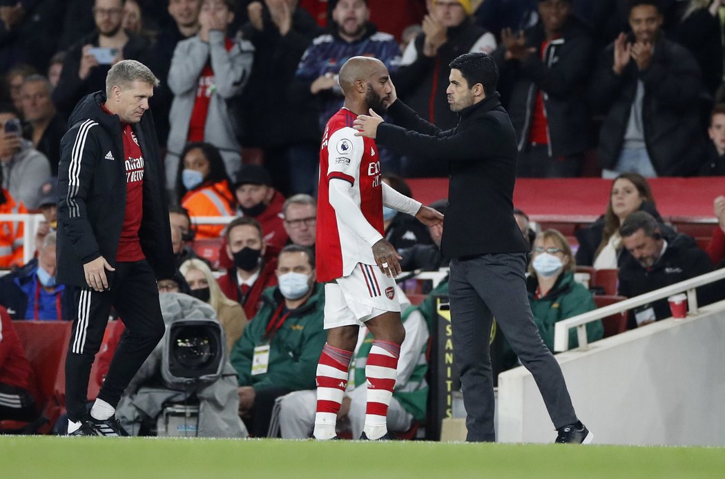 Arsenal doma s přehledem porazil Aston Villu