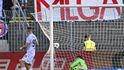 Florian Wiegele inkasuje gól, který nakonec neplatil