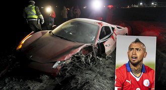 Vidal skončil ve vězení! Opilý rozmlátil Ferrari a zatkla ho policie