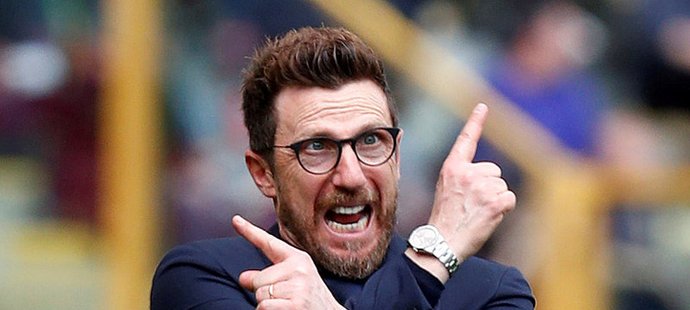 Kouč AS Řím Eusebio Di Francesco během utkání s Boloňou