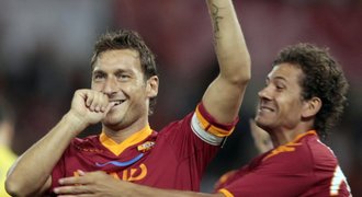 Ikona AS Totti: Půjdu pryč! Vedení Říma: Zůstaneš!