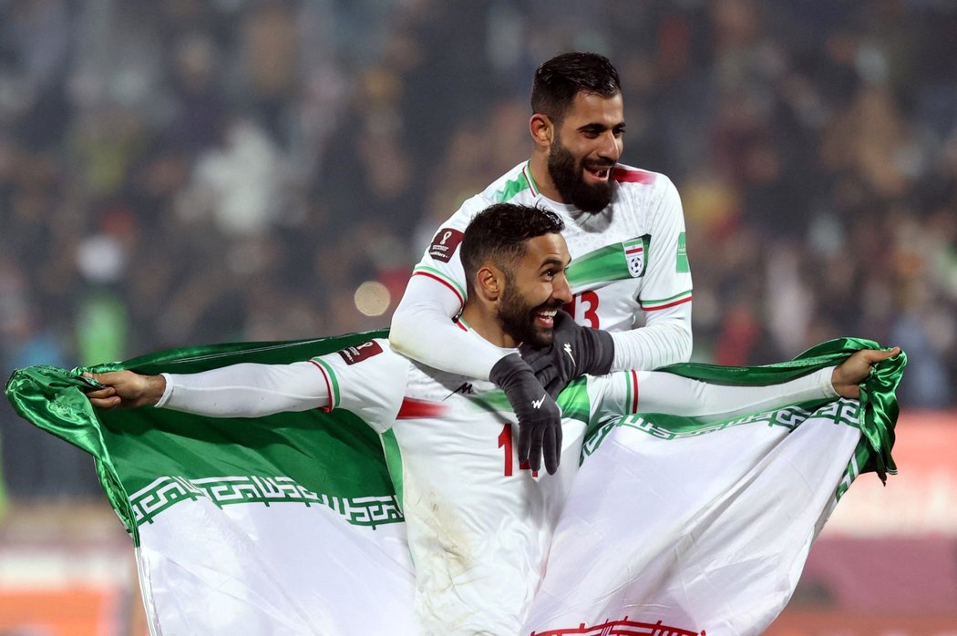 Fotbalisté Iránu slaví postup na světový šampionát do Kataru