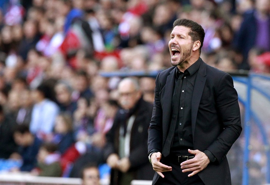 Kouč Atlétika Madrid Diego Simeone v zápase s Málagou