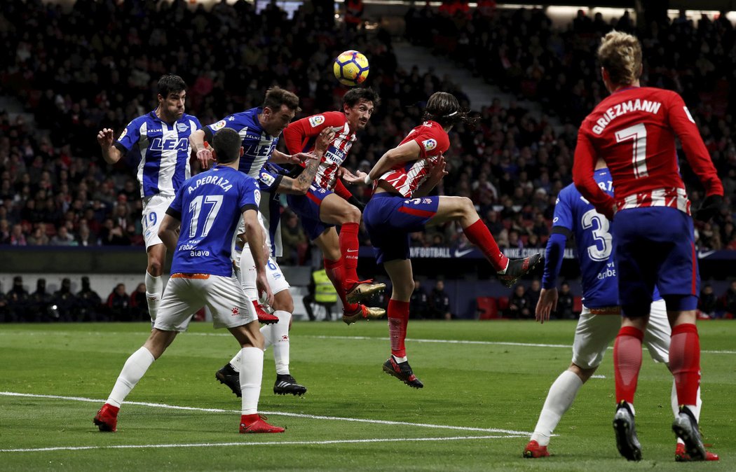 Atlético Madrid vydřelo těsnou výhru nad Alavesem