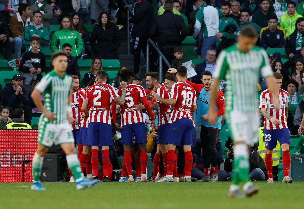 Fotbalisté Atlétika Madrid zvítězili na hřišti Betisu Sevilla 2:1 a drží v La Lize čtvrté místo