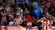 Luis Suárez z Atlétika Madrid po gólu, který vstřelil proti Barceloně