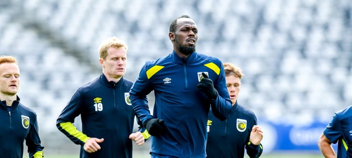 Usain Bolt se připravuje s australským týmem Central Coast Mariners