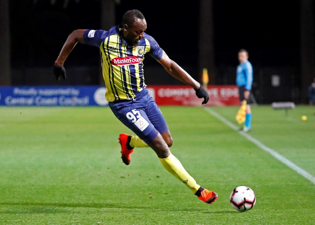 Usain Bolt se připravuje s australským týmem Central Coast Mariners, v klubu je zatím na zkušební kontrakt