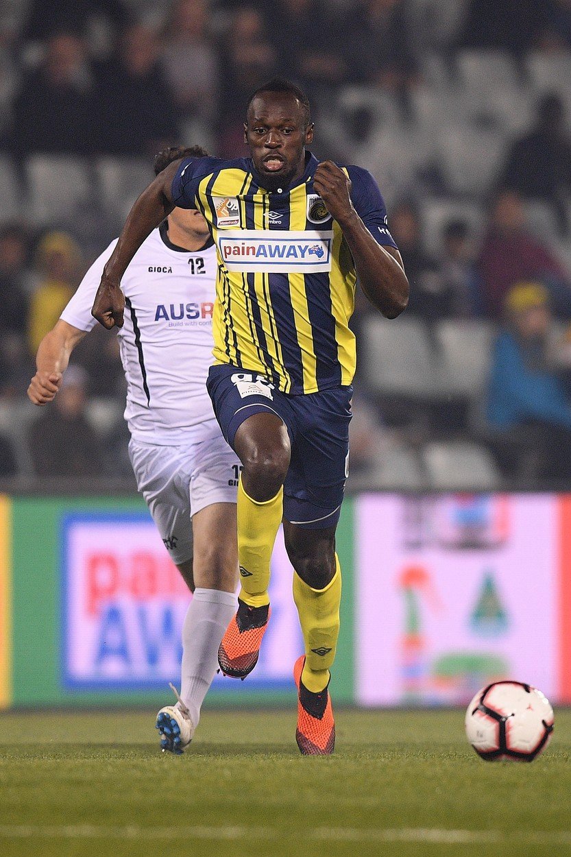 Usain Bolt má za sebou debut za Central Coast Mariners... a hned dal dva góly!