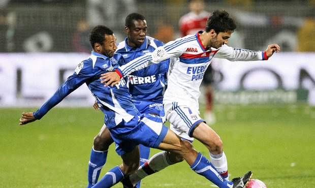 Važte si svobody, řekl trenér Auxerre... A vzal hráče do vězení