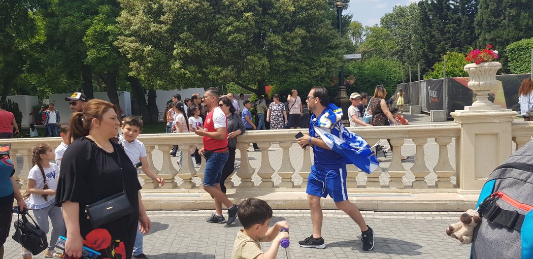 Fanoušci Arsenalu a Chelsea už se mobilizují v Baku před finále Evropské ligy