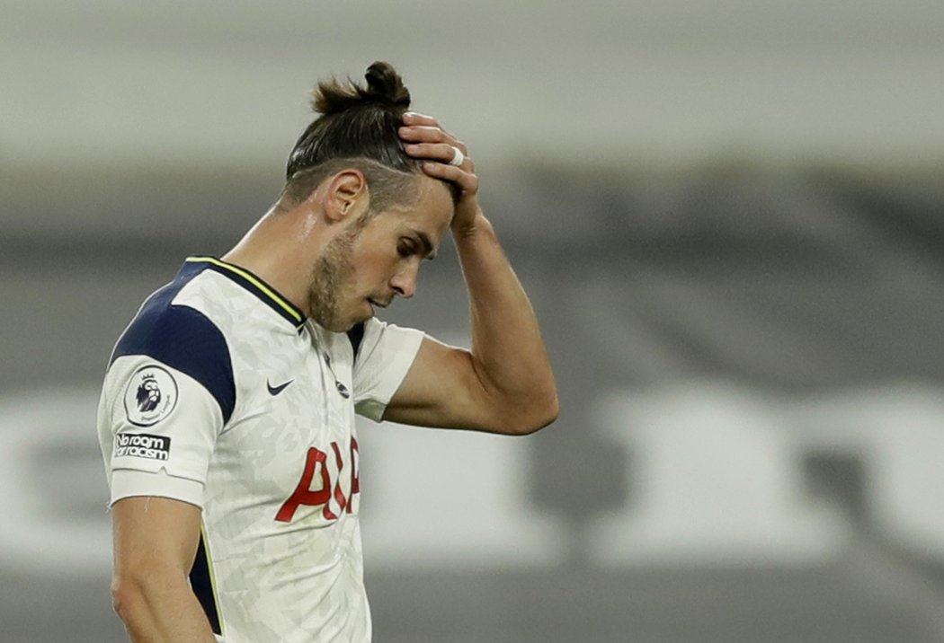 Zklamaný Gareth Bale poté, co Tottenham ztratil třígólový náskok