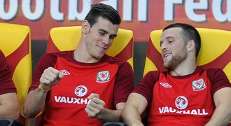 Představení Walesu na EURO, skupina B: Umělec i obdivovatel George Besta