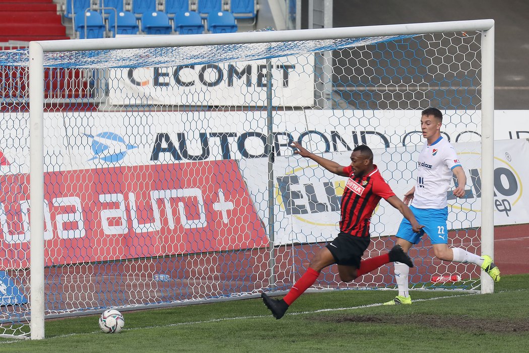 Baník vedl ve slezském derby díky Zajícovým gólům už o poločase