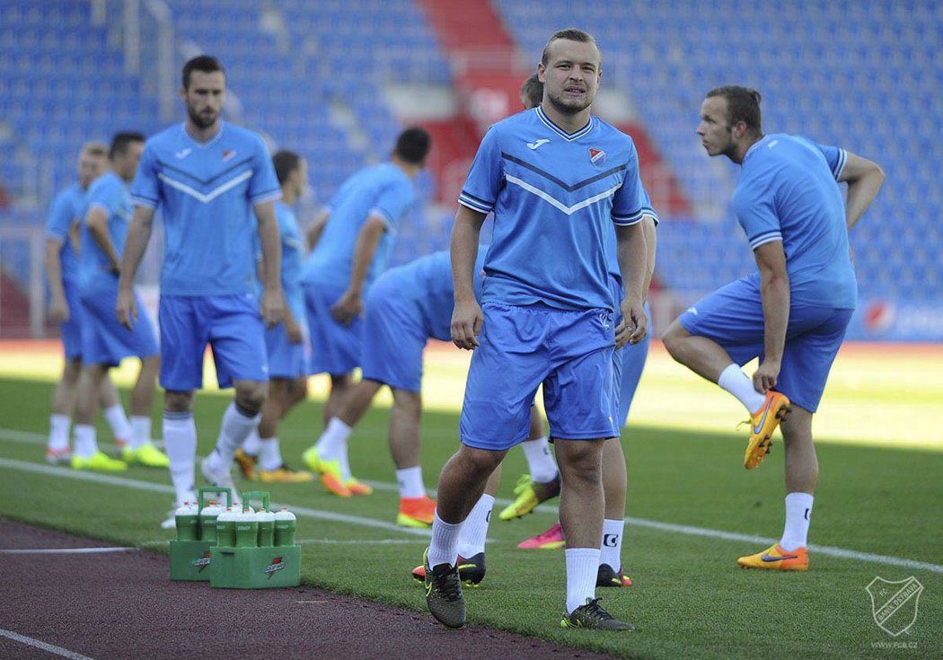 Rozcvička hráčů Baníku Ostrava před utkáním s Frýdkem-Místkem