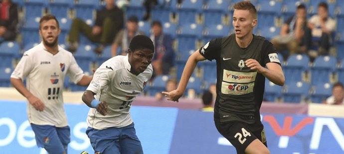 Francis Narh opouští Baník Ostrava a přestupuje do Levski Sofie.