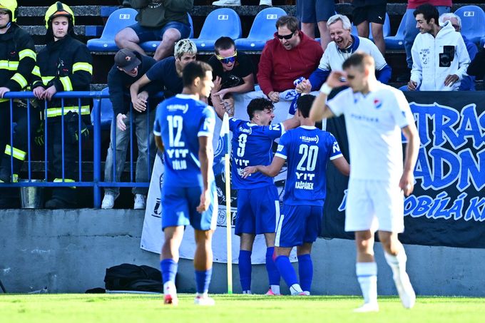 MOL Cup ONLINE: Kladno - Baník 1:1. Prodlužuje se, domácí ve druhé půli srovnali MOL Cup ONLINE: Kladno - Baník 1:1. Prodlužuje se, domácí ve druhé půli srovnali