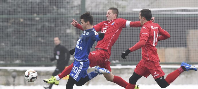 Utkání zimní Tipsport ligy mezi Baníkem Ostrava (v červeném) a Olomoucí