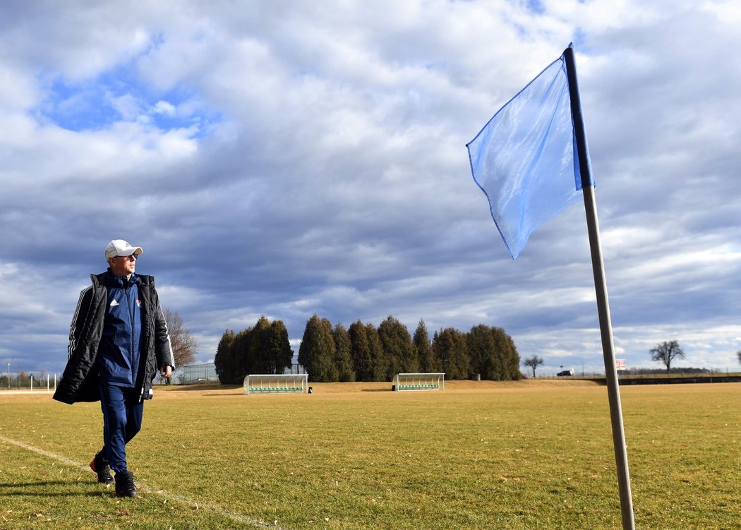 Nový kouč Baníku Ostrava Bohumil Páník na prvním tréninku