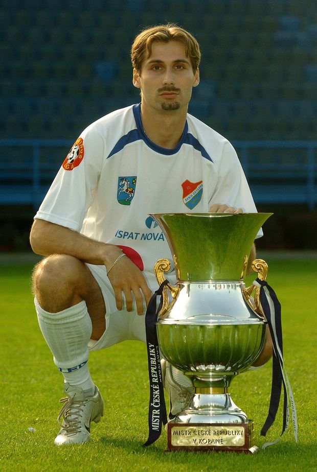 Libor Žůrek s pohárem pro mistra ligy v Baníku v roce 2004 Libor Žůrek s pohárem pro mistra ligy v Baníku v roce 2004