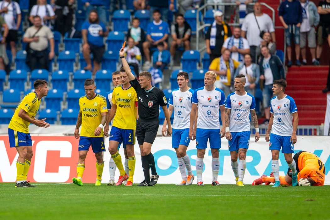 Červená karta pro zlínského Silného v utkání na Baníku Ostrava