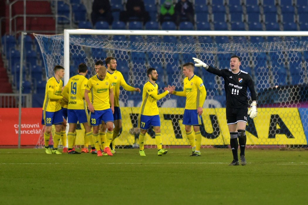 Zlínští fotbalisté krátce poté, co v utkání s Baníkem Ostrava vstřelili první branku utkání