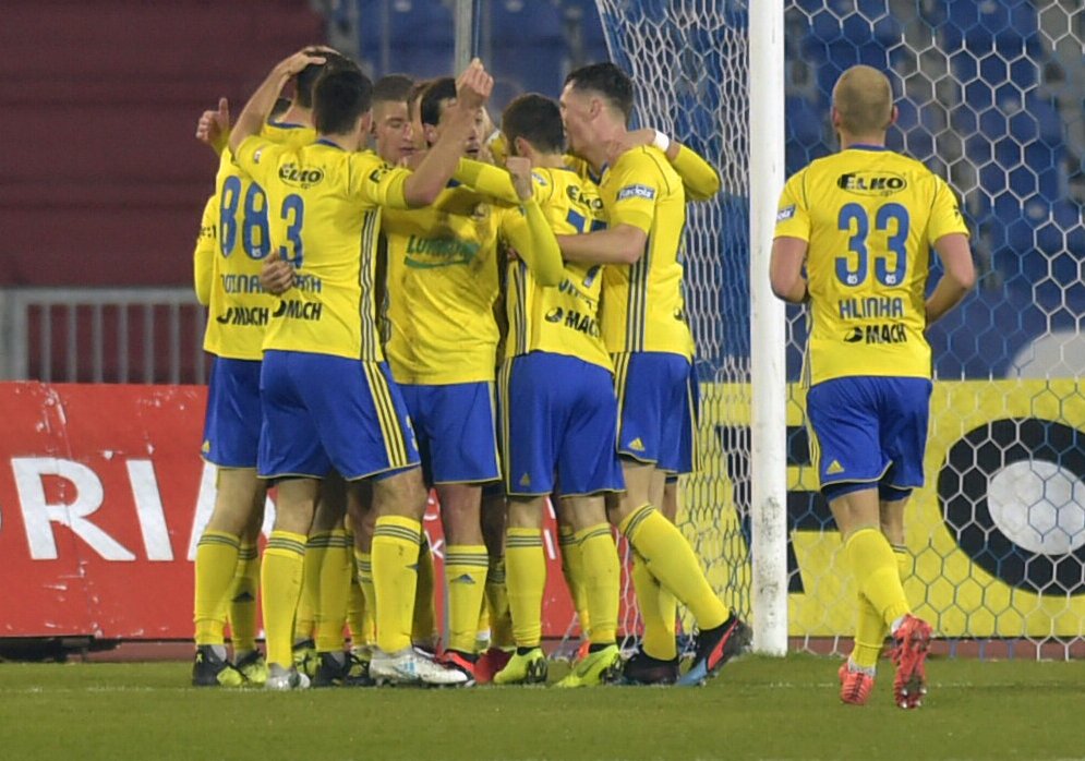 Radost zlínských fotbalistů z branky do sítě Baníku Ostrava