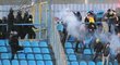 Jak zatočit s chuligány? Policie patří na stadiony, tvrdí ministr