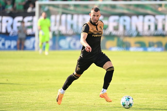 Útočník Baníku Erik Prekop v utkání proti Bohemians Útočník Baníku Erik Prekop v utkání proti Bohemians