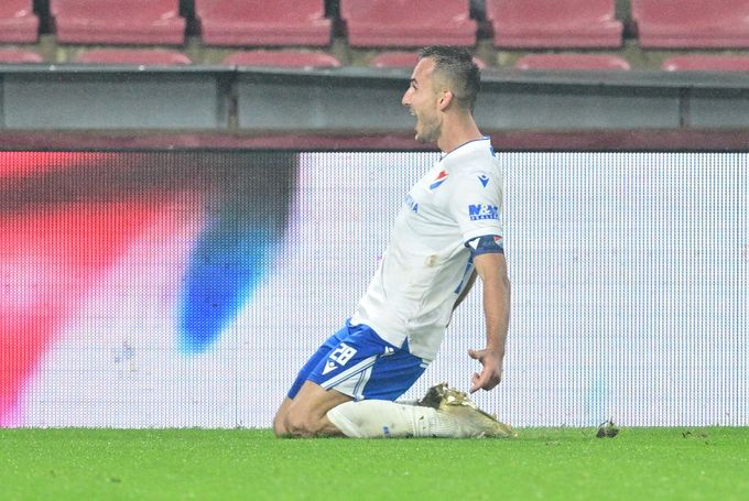 ONLINE: Sparta - Baník 0:1. Brunesova hlavička končí na břevně, Kubalovu radost zkazil ofsajd ONLINE: Sparta - Baník 0:1. Brunesova hlavička končí na břevně, Kubalovu radost zkazil ofsajd