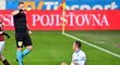 Filip Kaloč dostává druhou žlutou kartu v osmifinále poháru proti Spartě. Navíc následně jeho tým inkasoval z penalty